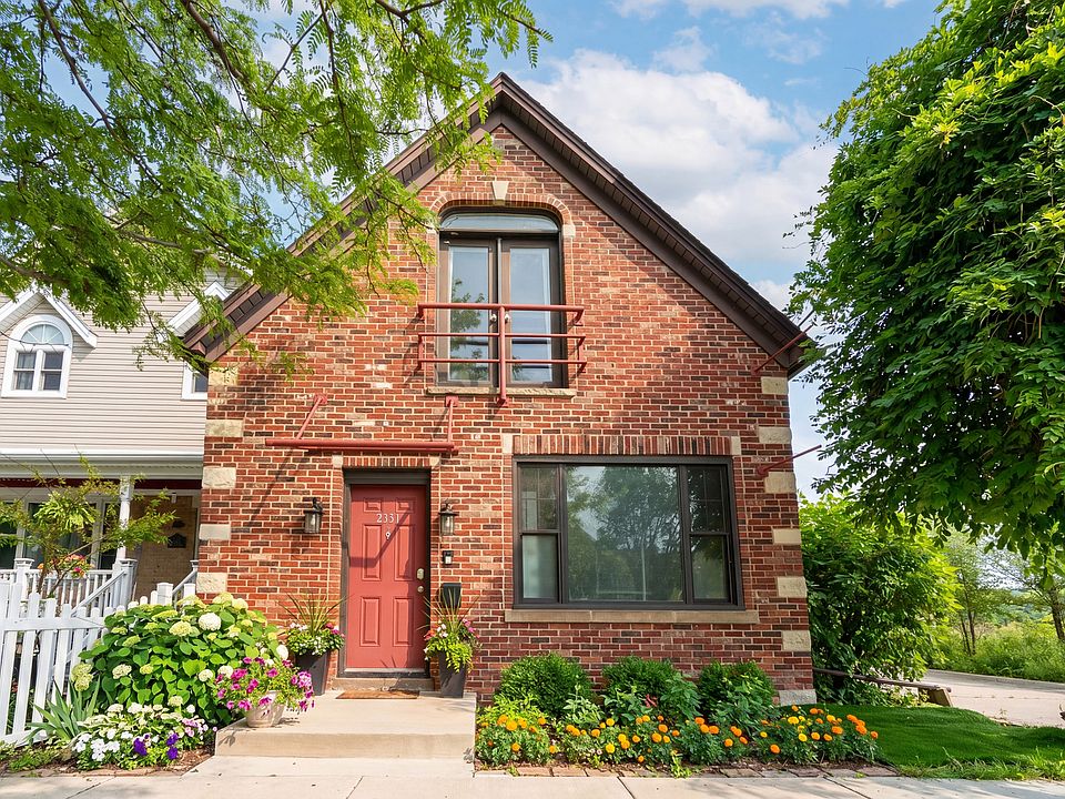 1st image of 2331 N Elston Ct
