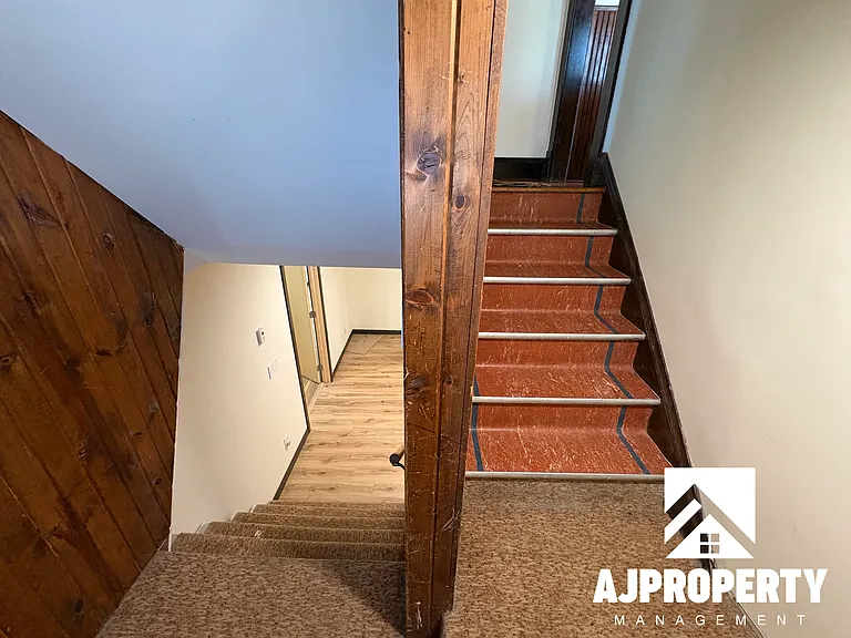 119 N Summit Ave — Photo 16