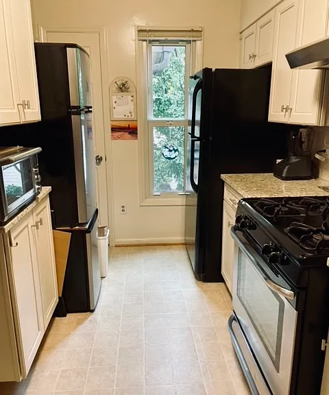 243 Loudoun St SW #E — Photo 1