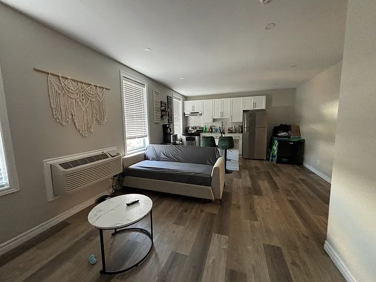 178 Front St N #204 — Photo 3