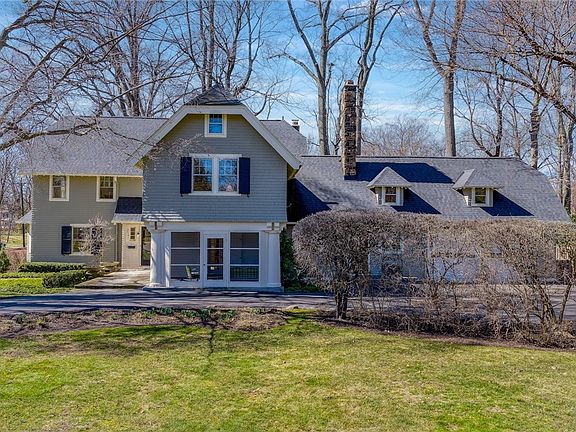 2nd image of 2542 Guilford Rd