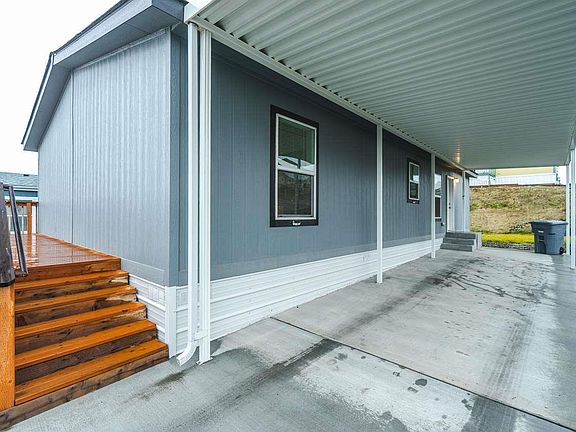3rd image of 2433 City View Dr