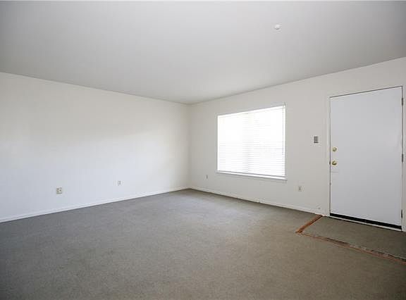 3rd image of 2728 Whitney Pl APT 225