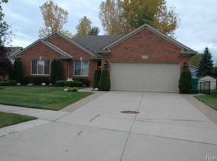 18978 Blackberry Dr, Macomb, MI 48042