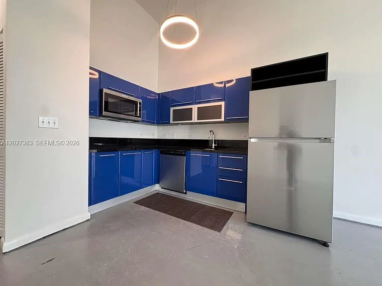 253 NE 2nd St #324 — Photo 3
