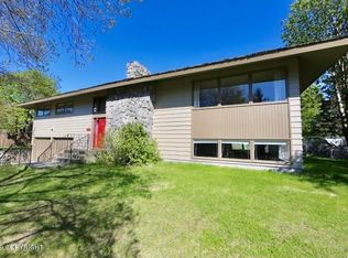2637 Arlington Dr, Anchorage, AK 99517