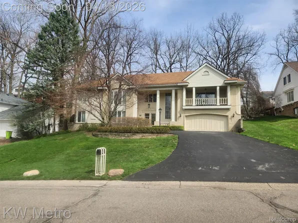 3086 Bloomfield Park Dr, West Bloomfield, MI 48323