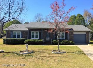 915 Axis Cir, Hope Mills, NC 28348
