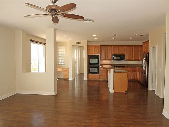 3rd image of Sea Island Pl