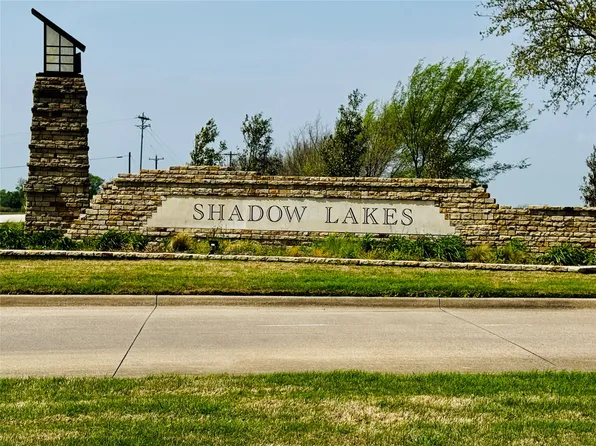 1000 Hidden Oaks Dr, Wills Point, TX 75169