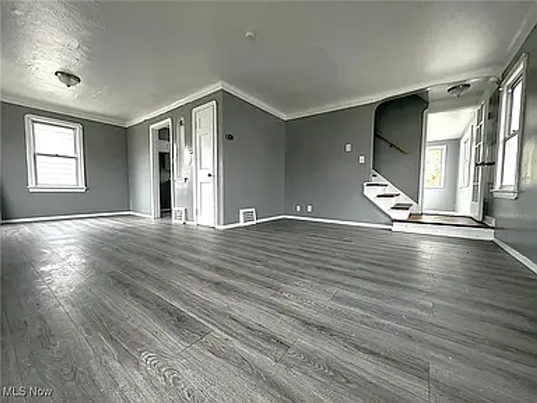17312 Glendale Ave — Photo 3