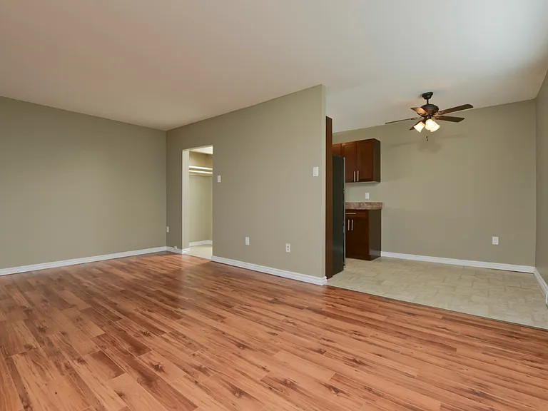 433 Edison Ave #216 — Photo 10