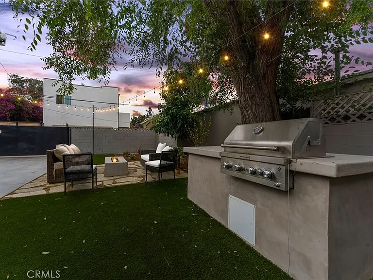 2428 Glyndon Ave — Photo 24