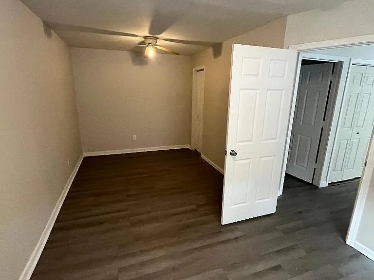 307 Decker St — Photo 3