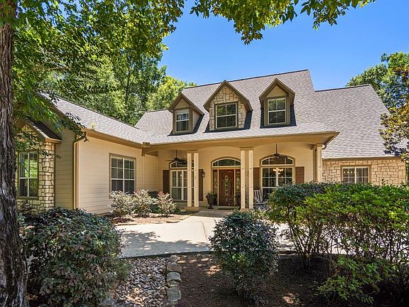 2nd image of 10929 Lake Forest Dr