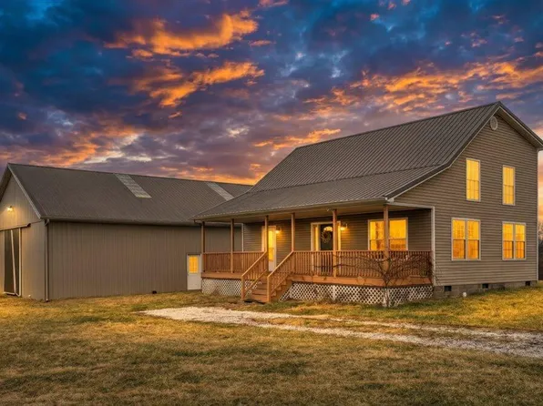 317 Iron Works Rd, Paris, KY 40361