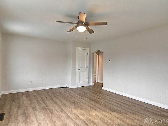 5th image of 728 E Market St