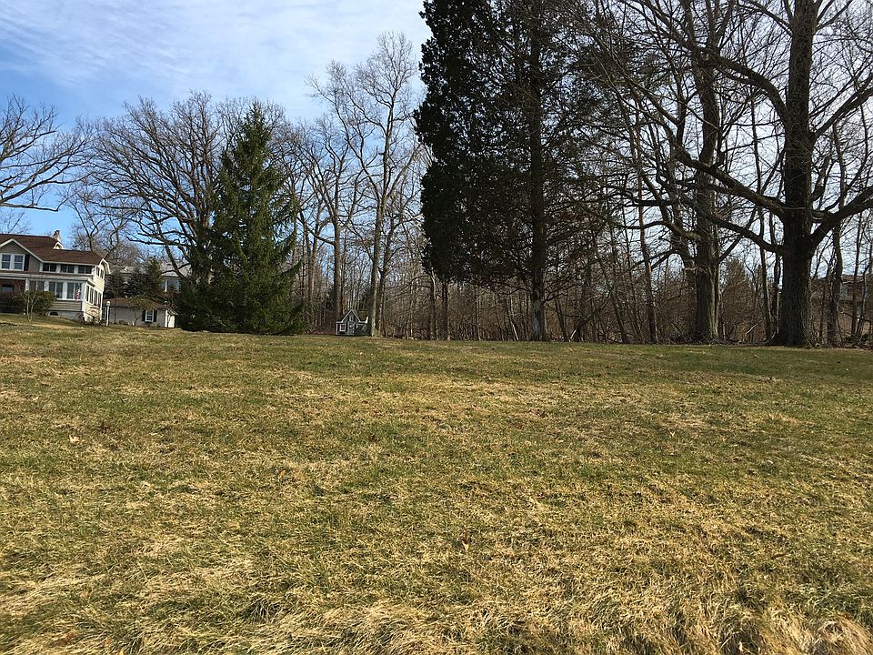 1st image of 120 Grandview Ave #1