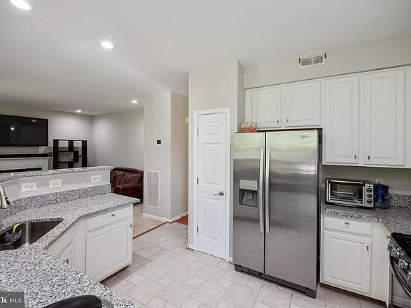 2nd image of 6409 Oakland Ct