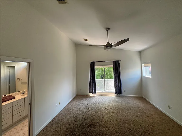 1315 Buckner St — Photo 17
