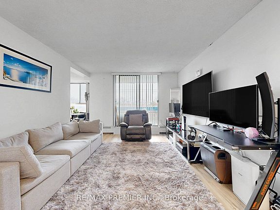 4th image of 4645 Jane St #428