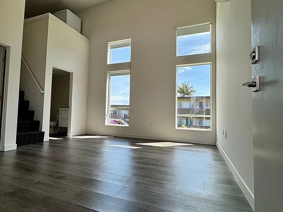 2nd image of 4405 W Point Loma Blvd #309