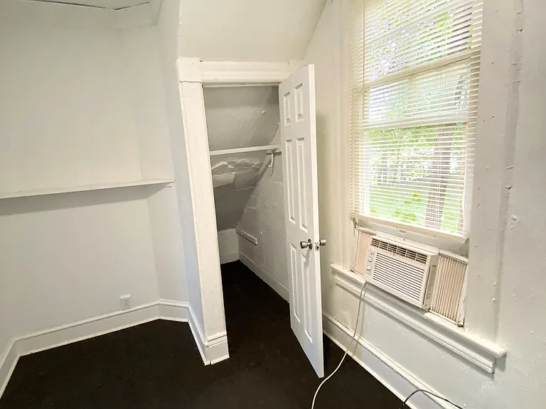 1203 W Butler St — Photo 13