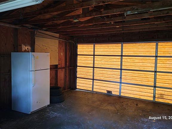 5th image of 218 OJIBWAY AVENUE