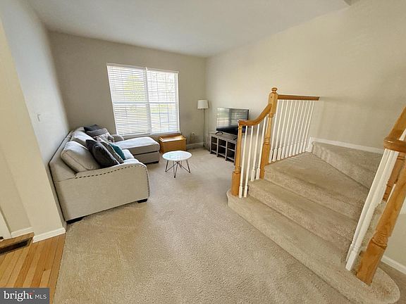 4th image of 66 Seneca Ln