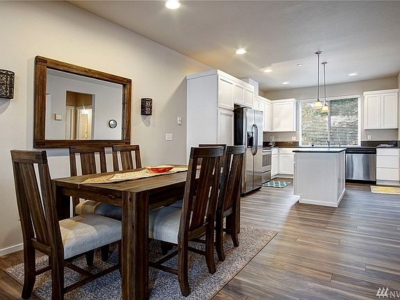 Amazing open concept dining room for easy entertaining!