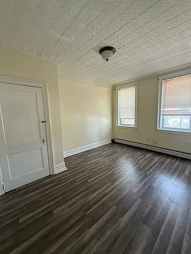 781 Westside Ave #2 Photo 1