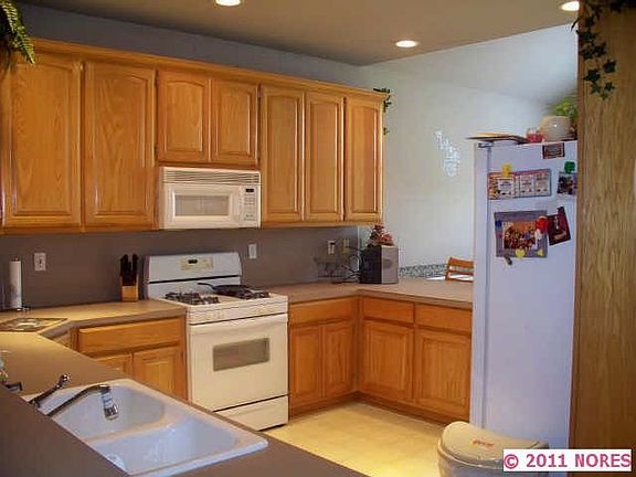 5th image of 3732 S 195 East Ave