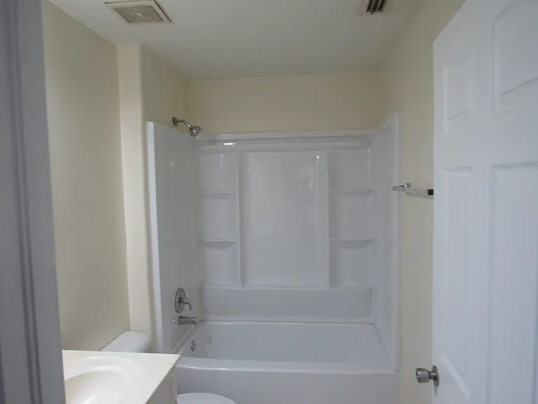813 Abrams Blvd #2 — Photo 11
