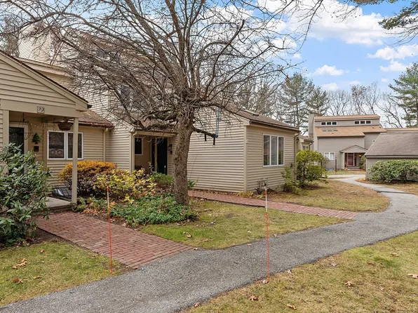 28 Monadnock Dr Unit 28, Westford, MA 01886