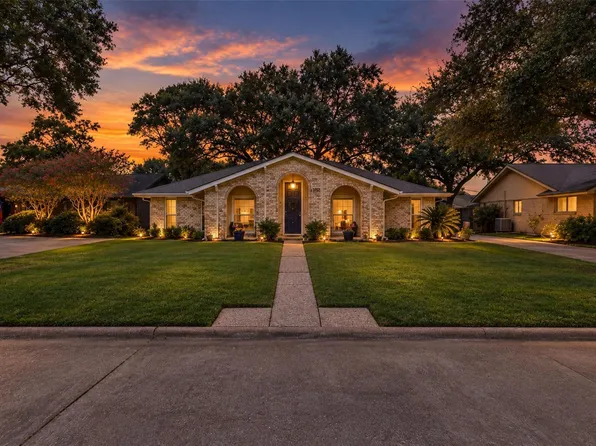 1527 17th Ave N, Texas City, TX 77590