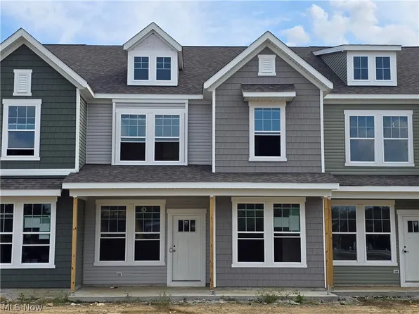 36 Paige Ln, Hudson, OH 44236