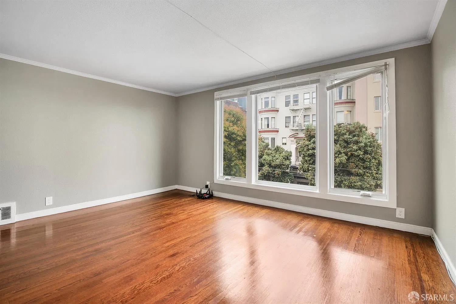 1 bed, 1.0 bath, 750 sqft, $4,250 — Photo 2