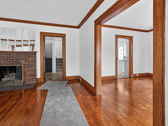 5th image of 939 Backus St