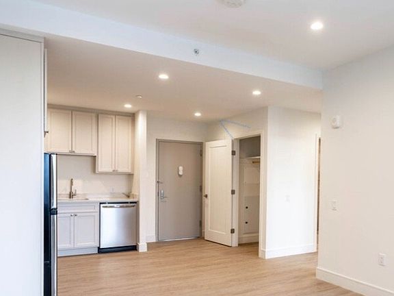 3rd image of 49 N Central Ave #404