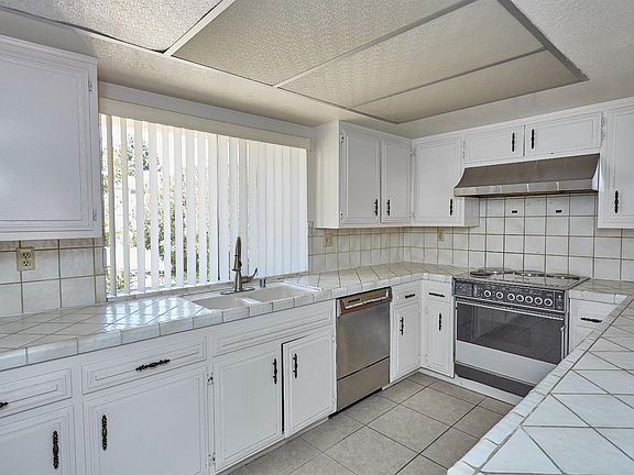 4th image of 12955 Cedarbrook Ln