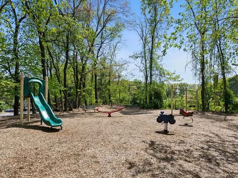73 Joda Dr — Photo 23
