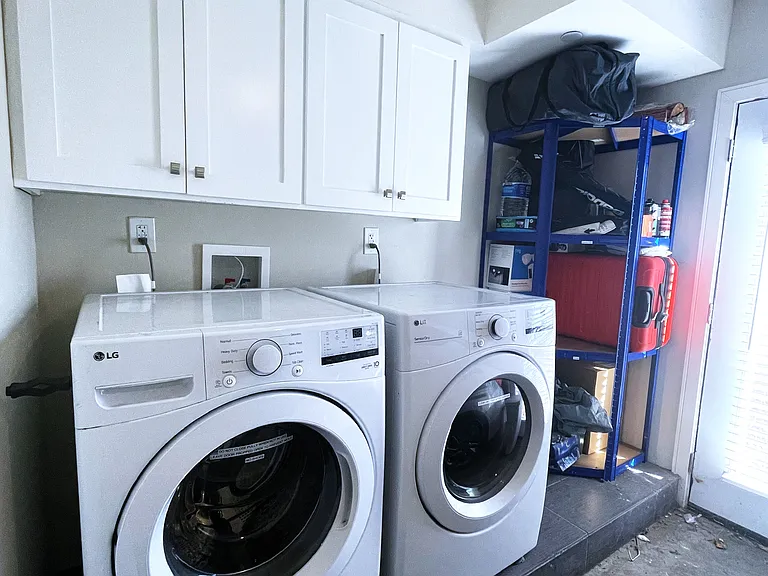 122 E 29th St #1 — Photo 12
