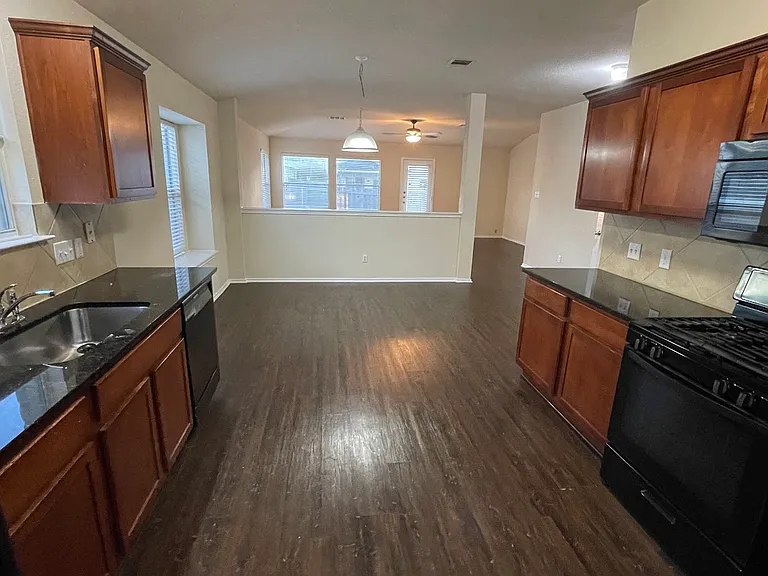 1313 Honey Blossom Dr — Photo 7