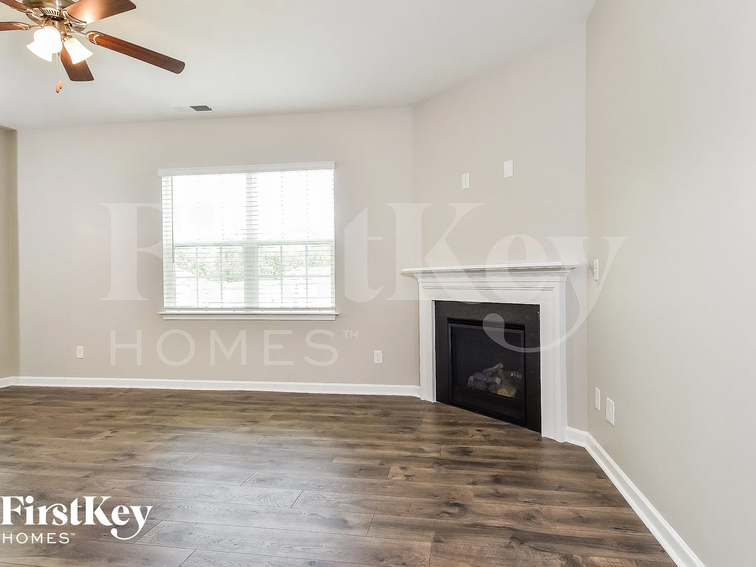 3 bed, 2.5 bath, 2160 sqft, $1,880 — Photo 4
