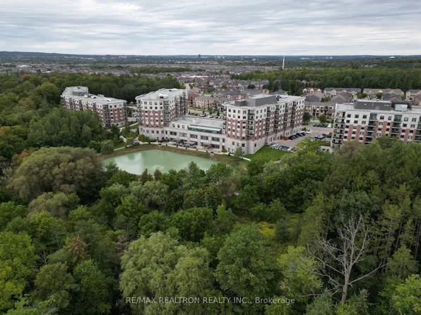 400 William Graham Dr #208, Aurora, ON L4G 1L7