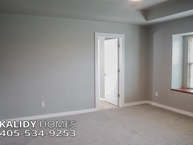 10601 NW 20th St — Photo 12
