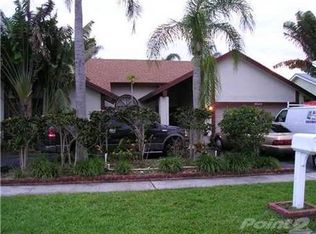 8540 NW 53rd St, Lauderhill, FL 33351