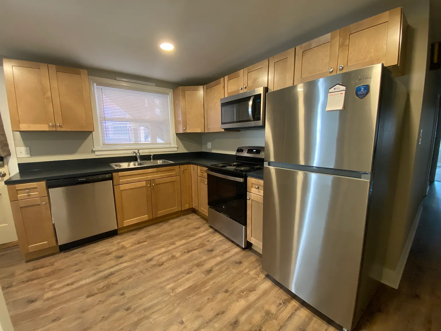 2 bed, 1.5 bath, $1,350 — Photo 4