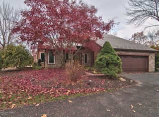 226 Peach Ln, Cresco, PA 18326
