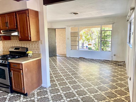 4th image of 1690 Orchard Dr